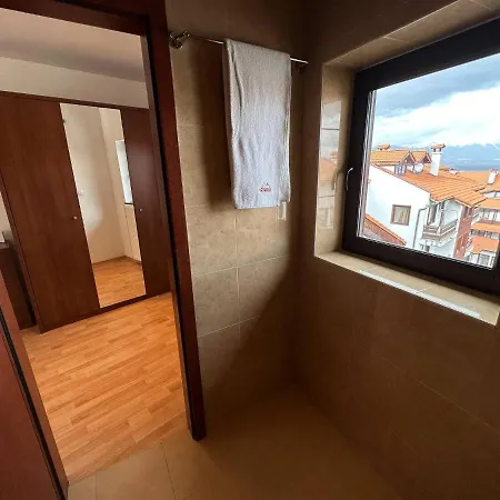 Bright Mountain View Penthouse - 300mbps Wi-fi Apartment