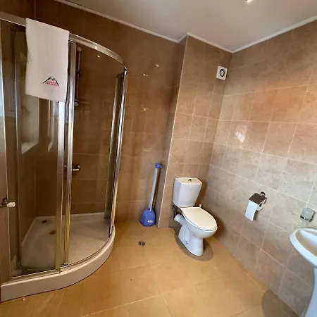 Bright Mountain View Penthouse - 300mbps Wi-fi Apartment *