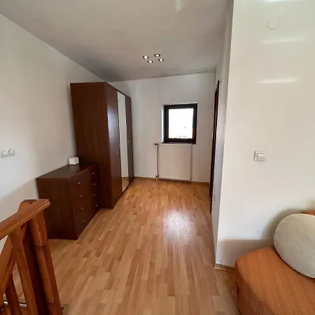 Bright Mountain View Penthouse - 300mbps Wi-fi Apartment