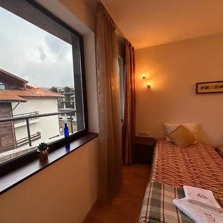 Bright Mountain View Penthouse - 300mbps Wi-fi Apartment Bansko