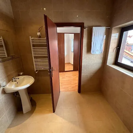 Bright Mountain View Penthouse - 300mbps Wi-fi Apartment *