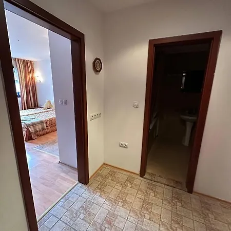 Bright Mountain View Penthouse - 300mbps Wi-fi Bansko
