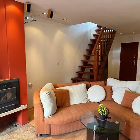 Bright Mountain View Penthouse - 300mbps Wi-fi Apartment