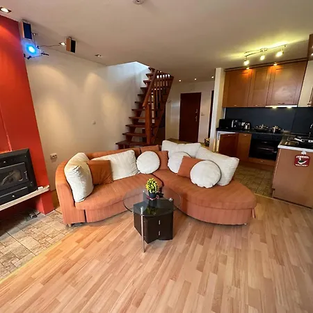 Bright Mountain View Penthouse - 300mbps Wi-fi