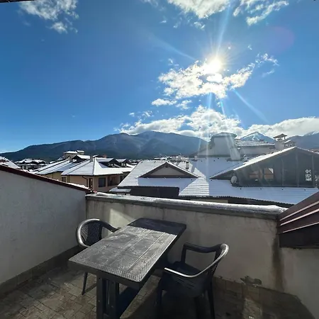 Bright Mountain View Penthouse - 300mbps Wi-fi Apartment