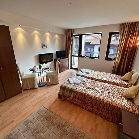 Bright Mountain View Penthouse - 300mbps Wi-fi Apartment *